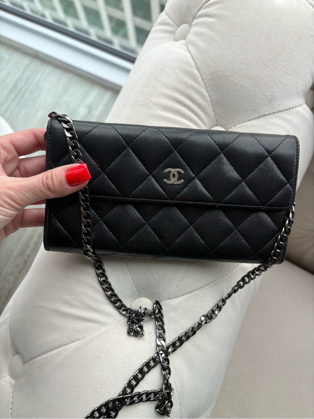 AUTHENTIC CHANEL BLACK QUILTED LEATHER WALLET ON CHAIN
